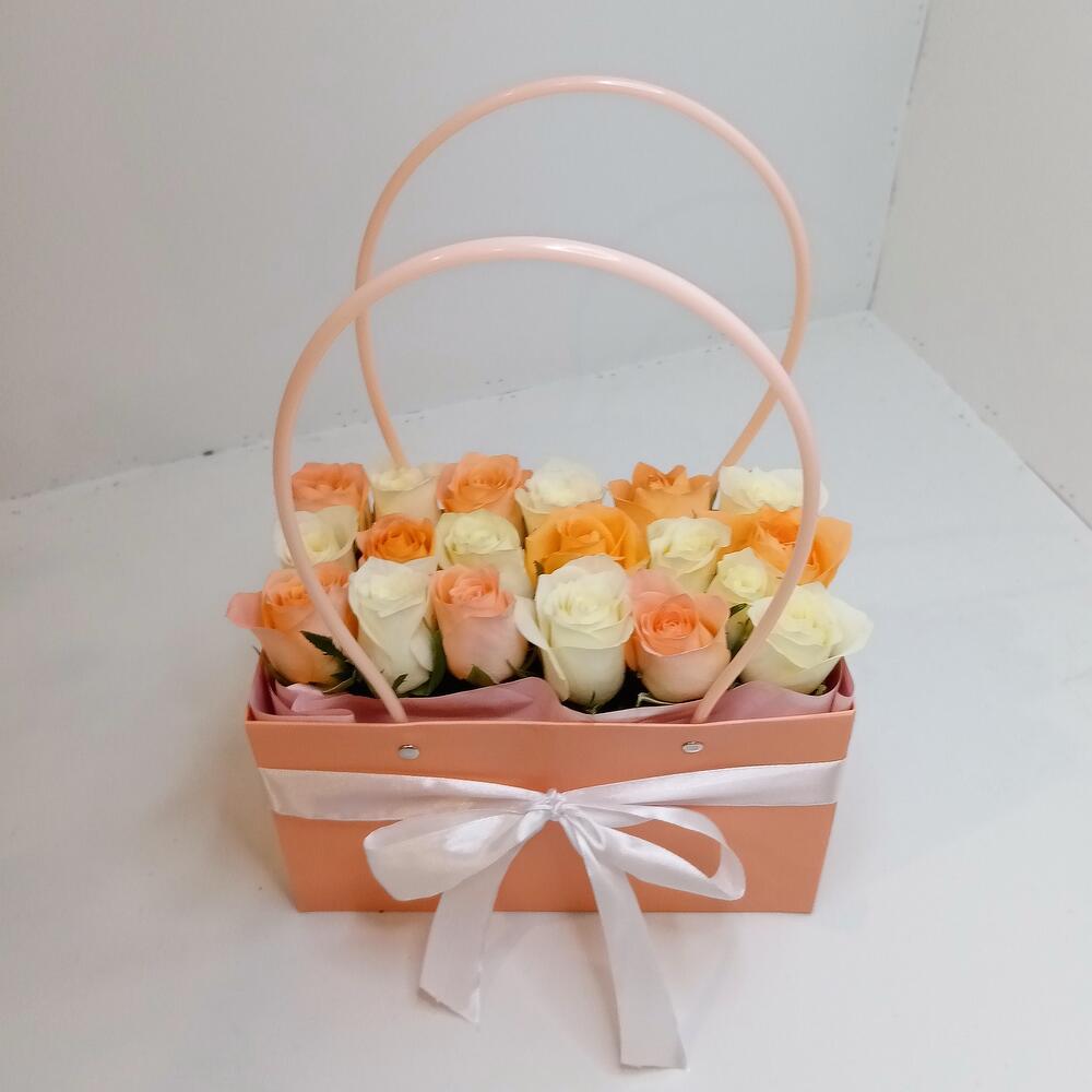 19 роз микс в сумочке 